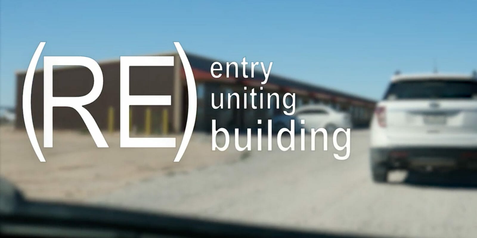 (RE)building